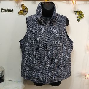 CJ Banks in Women's  Vest size X